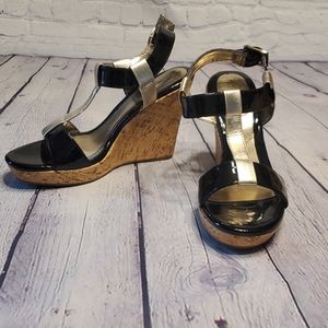 🌺2 For $20 Item🌺 NWOT Croft & Barrow Gold & Black Wedges Size 8